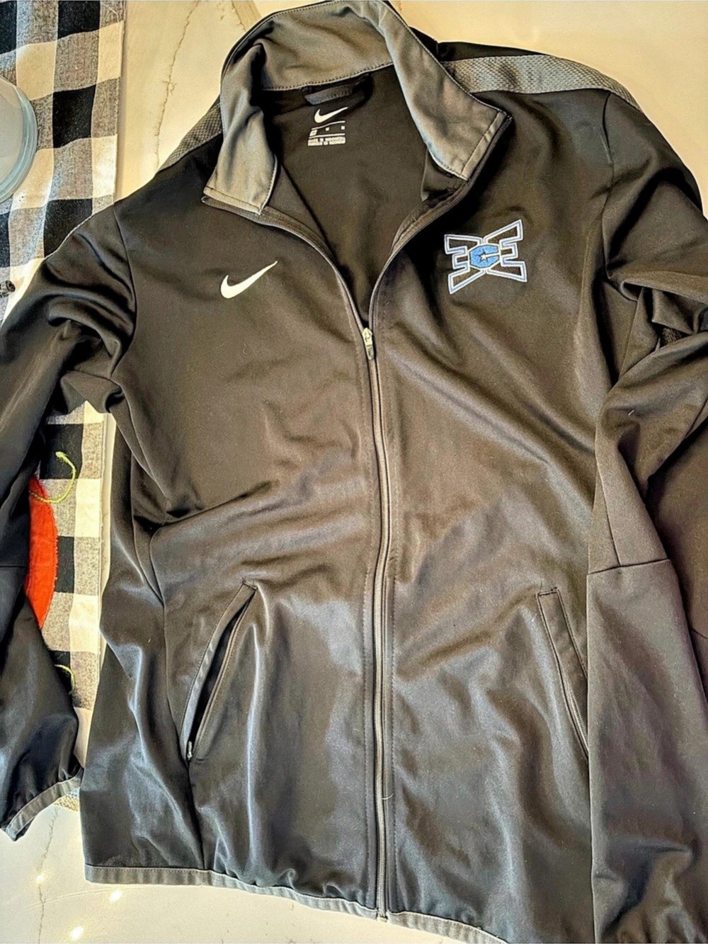 Nike Women’s East Celebrity Elite Full-Zip Jacket Black Medium